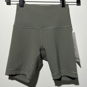 Wunder Train HR Short 6” in grey sage